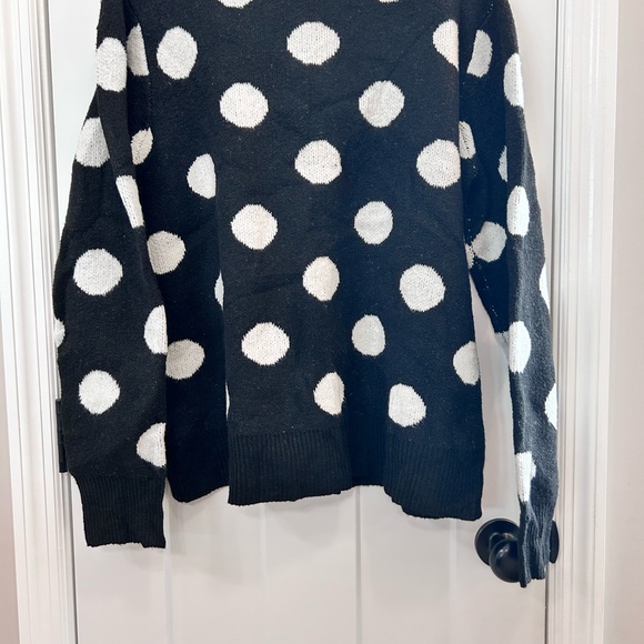 Time and Tru Black and White Polka Dot Sweater - Picture 2 of 4